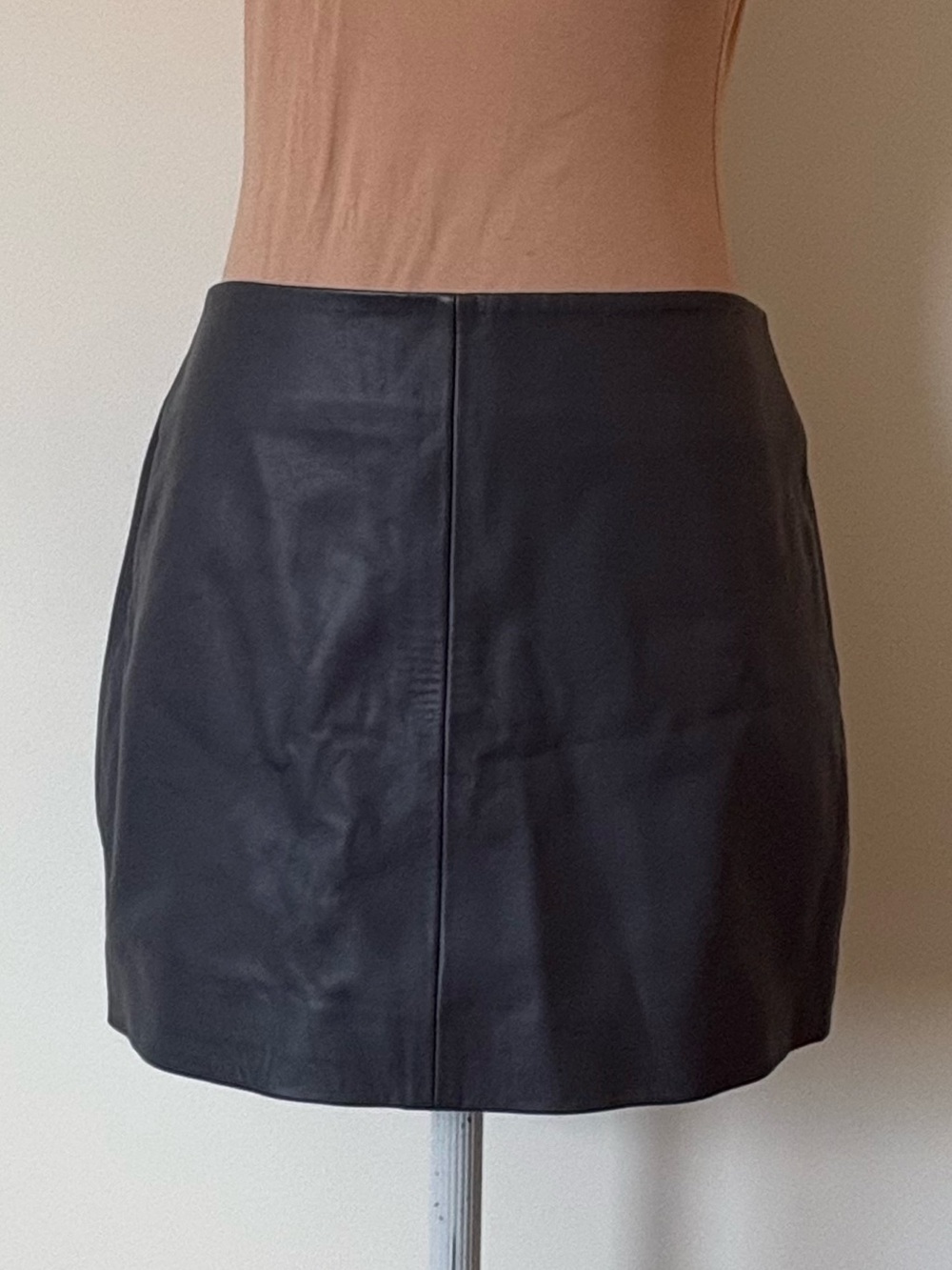 ST. AGNI Graphite Gray Minimalist Y2K Leather Zipper Closure Mini Skirt EUC Sz S